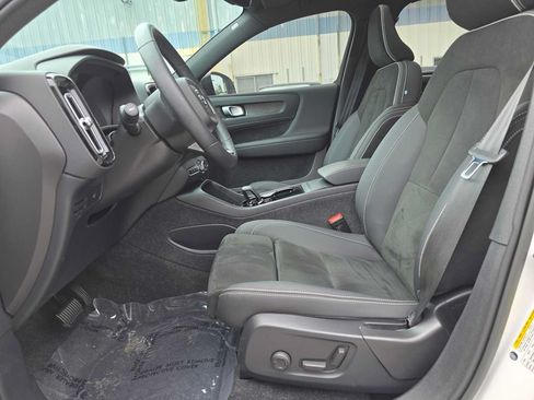 Certified 2023 Volvo XC40 Recharge Ultimate w/ Protection Package Premier AWD/4WD image 18