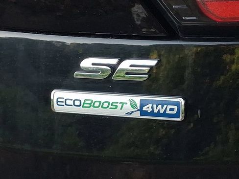 Used 2018 Ford Escape SE w/ SE Sync 3 Package AWD/4WD image 9