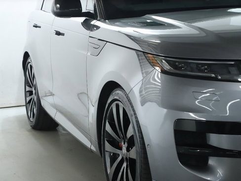 Used 2024 Land Rover Range Rover Sport Dynamic SE image 12