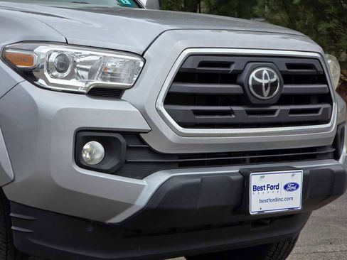 Used 2019 Toyota Tacoma SR5 image 13