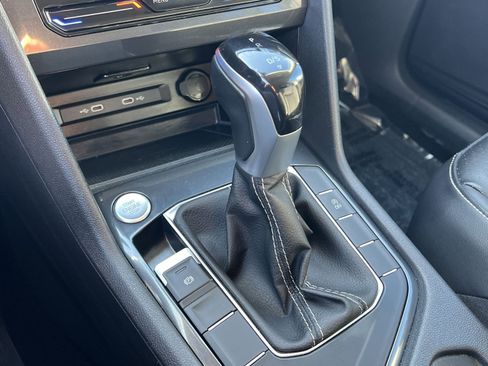 Used 2024 Volkswagen Tiguan Wolfsburg Edition image 21