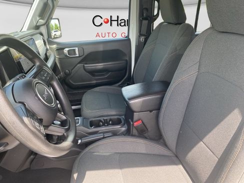 Used 2024 Jeep Gladiator Sport AWD/4WD image 17