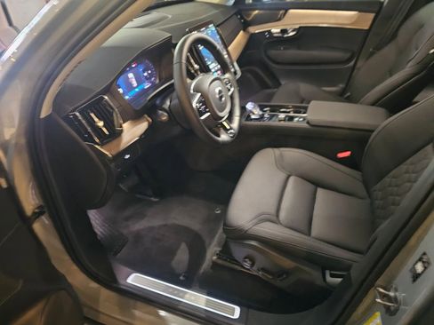 Used 2026 Volvo XC90 B6 Plus w/ Protection Package AWD/4WD image 15