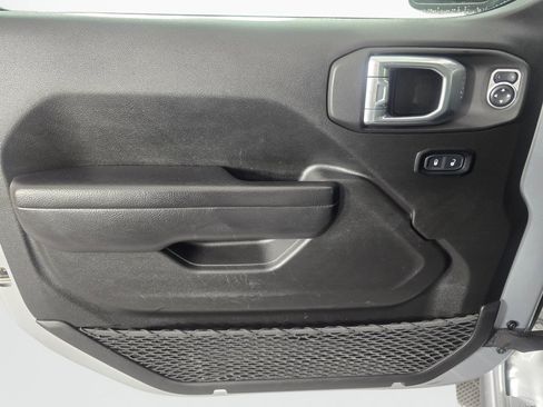 Used 2024 Jeep Wrangler Unlimited Rubicon AWD/4WD image 19