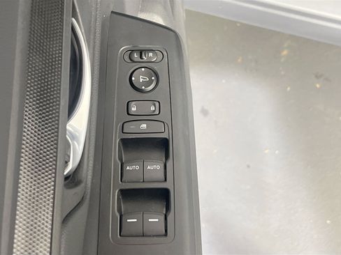 Used 2023 Honda CR-V EX image 17