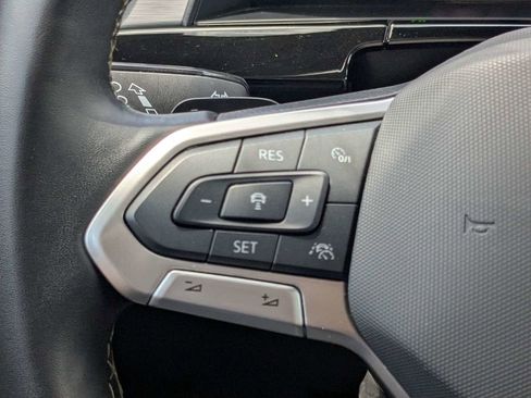 Used 2025 Volkswagen Atlas Cross Sport SE FWD image 24