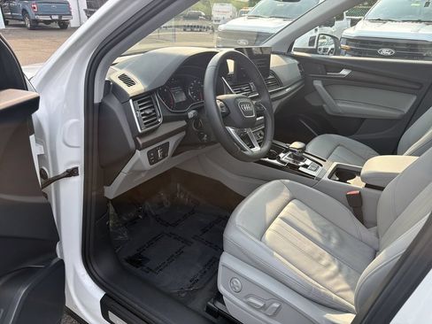 Used 2023 Audi Q5 2.0T Premium w/ Convenience Package AWD/4WD image 11