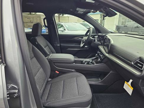 New 2026 Chevrolet Traverse LT image 10