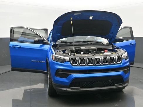 New 2025 Jeep Compass Latitude w/ Sun & Sound Group AWD/4WD image 54