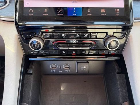 Used 2021 Jeep Grand Cherokee L Overland w/ Luxury Tech Group IV AWD/4WD image 28