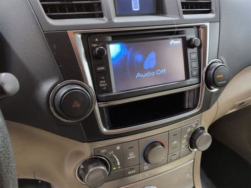 Used 2013 Toyota Highlander Plus image 28