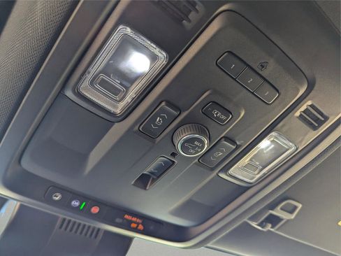 Used 2024 Chevrolet Tahoe Premier image 22