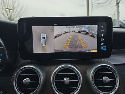 Used 2020 Mercedes-Benz GLC 350e 4MATIC image 16