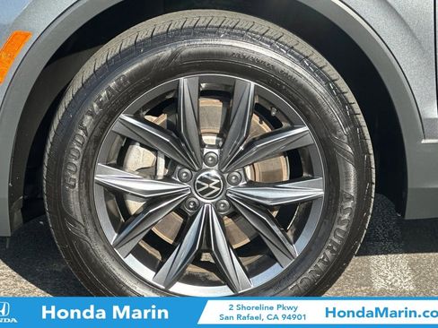 Used 2022 Volkswagen Tiguan SE image 33