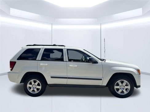 Used 2009 Jeep Grand Cherokee Laredo AWD/4WD image 4