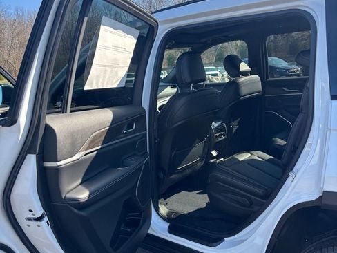 New 2026 Jeep Grand Cherokee L Limited image 19