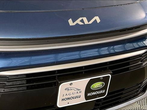 Used 2025 Kia Niro EX image 29