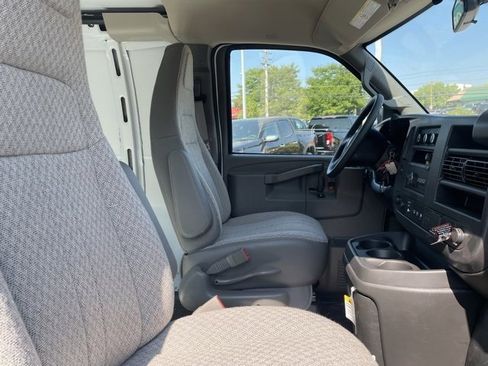 New 2025 GMC Savana 2500 Extended w/ Driver Convenience Package image 10