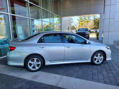 Used 2013 Toyota Corolla S image 7