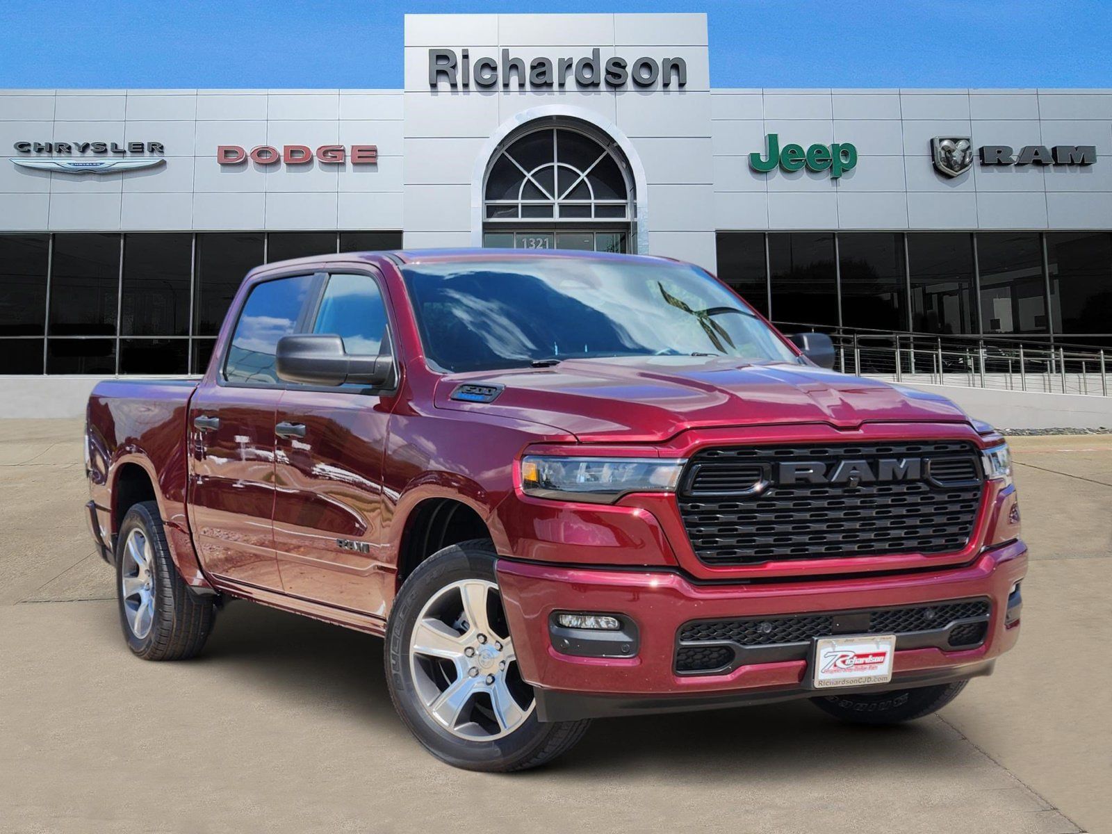 Used 2025 RAM 1500 Tradesman AWD/4WD image 1
