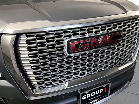 Used 2021 GMC Yukon Denali w/ Denali Premium Package RWD image 28