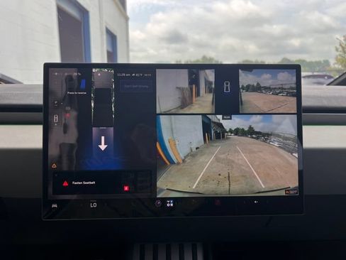 Used 2024 Tesla Cybertruck Cyberbeast AWD/4WD image 31