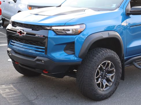 Used 2024 Chevrolet Colorado ZR2 w/ ZR2 Convenience Package III AWD/4WD image 6