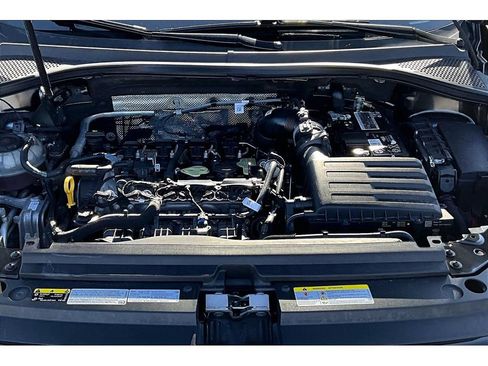 Used 2022 Volkswagen Tiguan SE AWD/4WD image 29