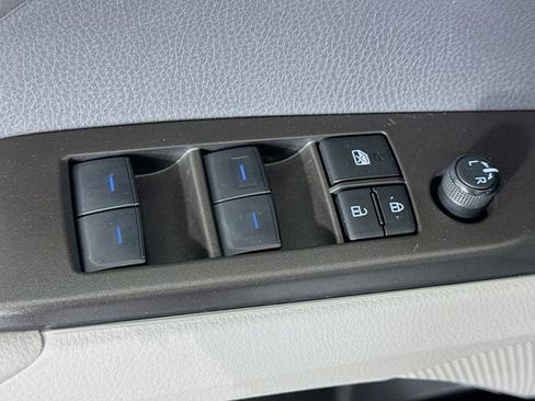 Certified 2023 Toyota Camry SE w/ Convenience Package image 13