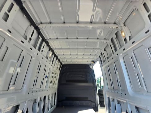 New 2025 Mercedes-Benz eSprinter 170 Cargo image 19