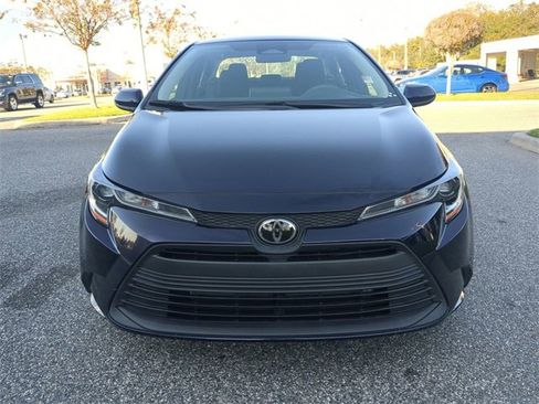Certified 2023 Toyota Corolla LE image 9