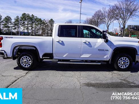 Used 2025 Chevrolet Silverado 2500 LT w/ Convenience Package AWD/4WD image 11
