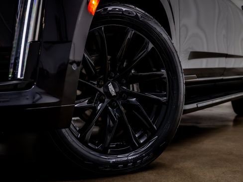 Used 2023 Cadillac Escalade ESV Sport w/ LPO, ONYX Package AWD/4WD image 21