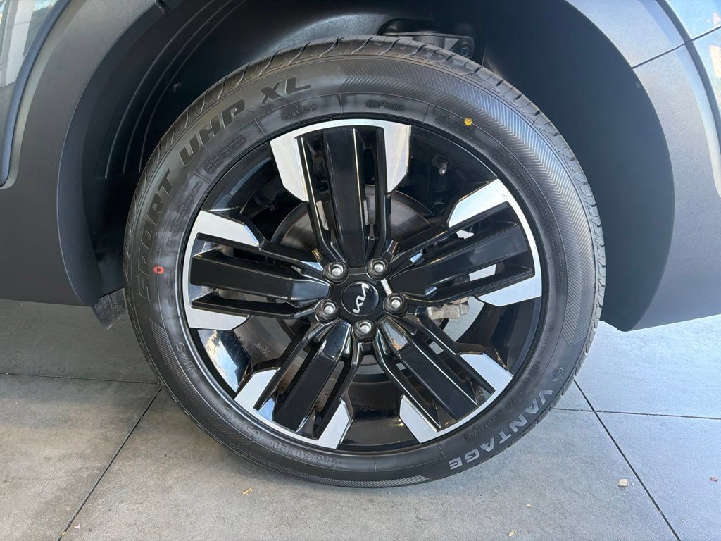 Used 2024 Kia Telluride SX FWD image 16