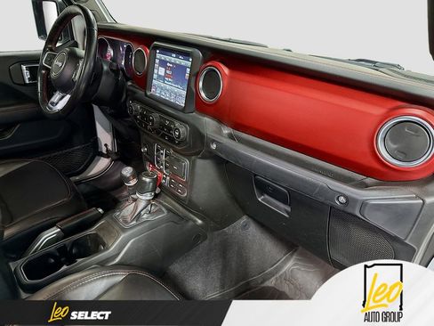 Used 2021 Jeep Gladiator Rubicon w/ Dual Top Group AWD/4WD image 29