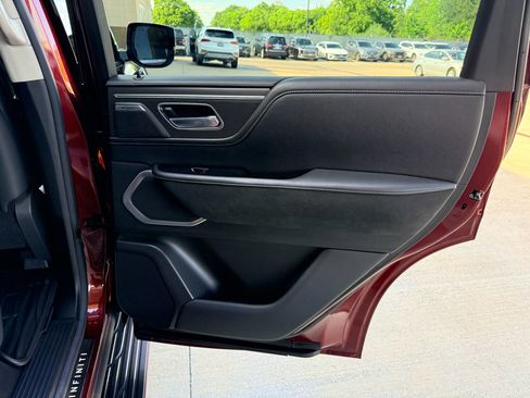 Used 2025 INFINITI QX80 Luxe RWD image 29