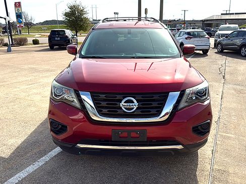 Used 2017 Nissan Pathfinder S image 3