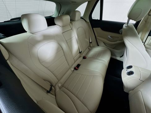 Used 2019 Mercedes-Benz GLC 350e 4MATIC image 27