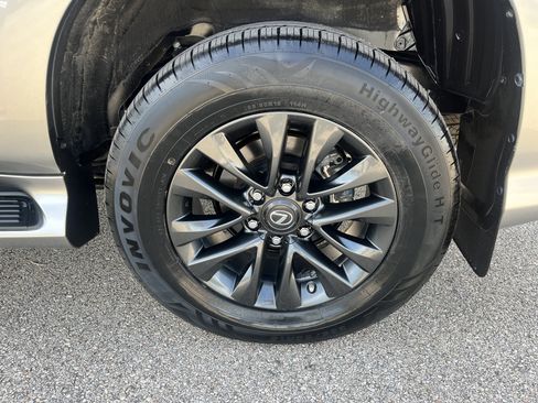 Used 2023 Lexus GX 460 Premium w/ Premium Plus Package AWD/4WD image 10
