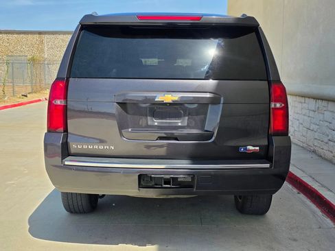 Used 2015 Chevrolet Suburban LTZ RWD image 4