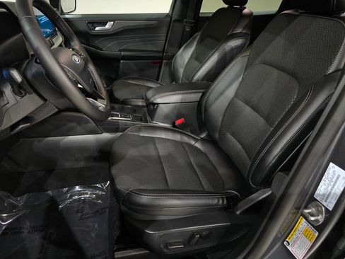 New 2026 Ford Escape SE w/ Class II Trailer Tow Package image 15