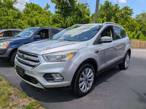Used 2017 Ford Escape Titanium FWD image 3