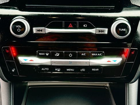 Used 2023 Ford Explorer ST-Line w/ Class IV Trailer Tow Package image 23