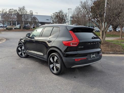 Used 2020 Volvo XC40 T5 Momentum image 7