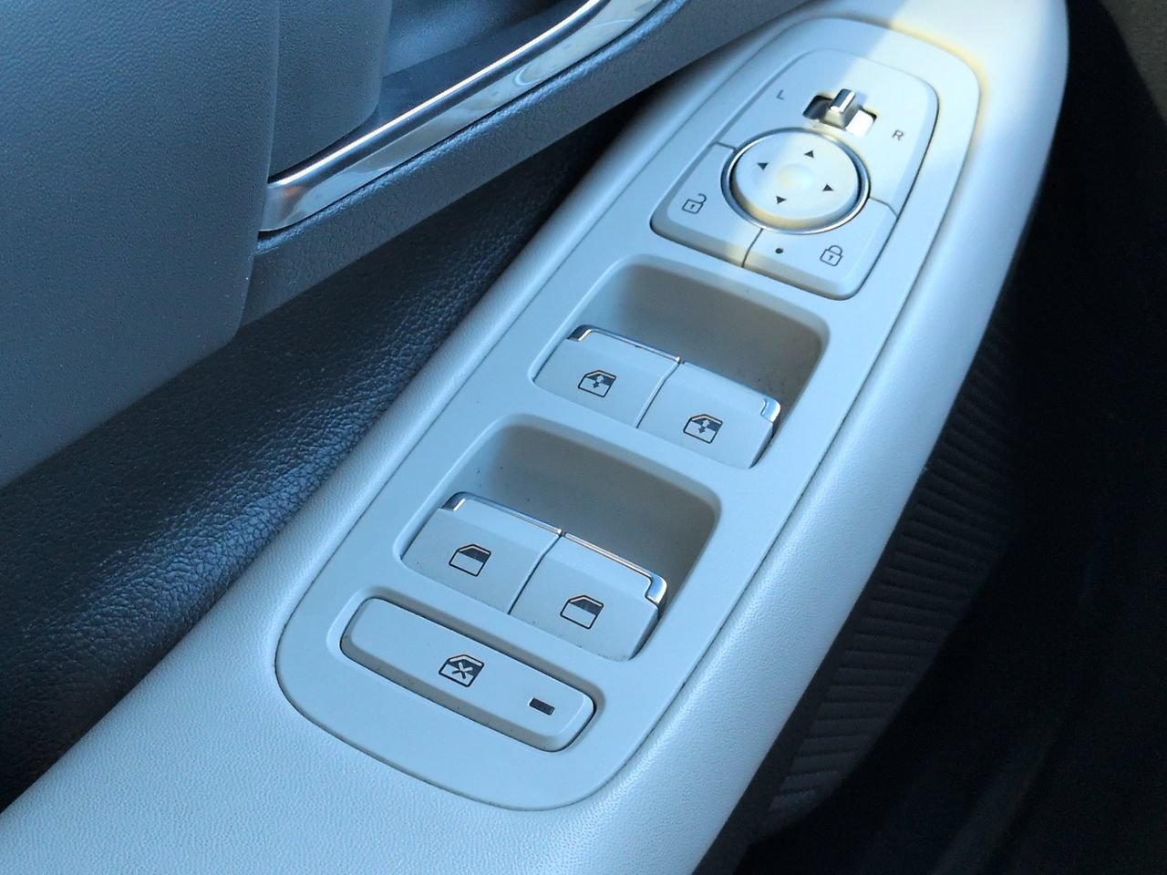 Used 2023 Hyundai Sonata SEL w/ Convenience Package FWD image 23
