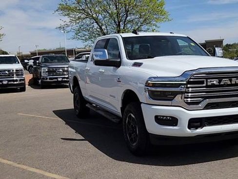 Used 2025 RAM 2500 Laramie AWD/4WD image 6