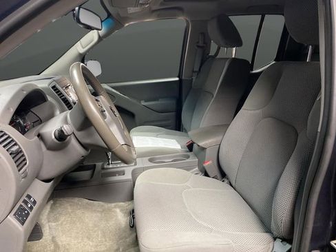 Used 2017 Nissan Frontier SV w/ SV Value Truck Package image 4