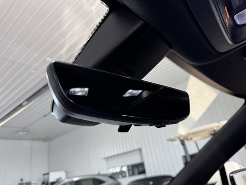 Used 2024 Buick Enclave Premium image 33