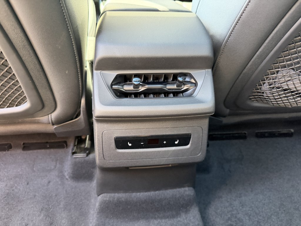 Used 2025 Audi Q6 e-tron Premium Plus w/ Premium Plus RWD image 37