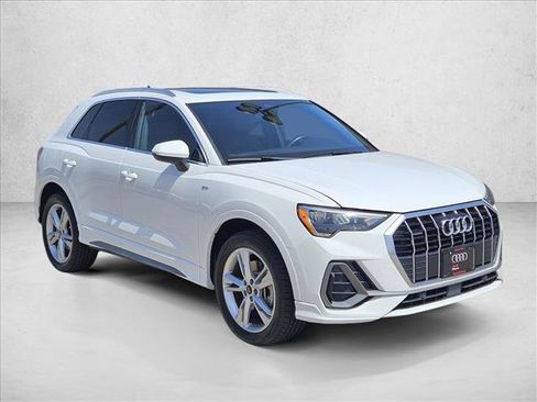 Used 2021 Audi Q3 2.0T Premium w/ Convenience Package AWD/4WD image 3